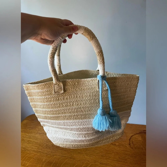 Altru NWOT Straw Bag Beach Tassel Cream White Stripe Purse Boho Tote Blue Roomy - Picture 10 of 16